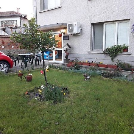 Владимировата Къща Kalofer Esterno foto
